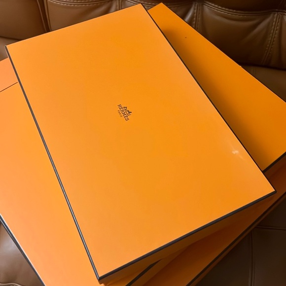 Hermes Gift 🎁 Box , Medium - Picture 1 of 4